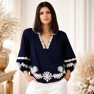 VELVET BY GRAHAM & SPENCER AMY EMBROIDERED NAVY WHITE TOP SZ L